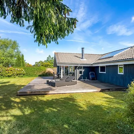 Selvi - 500m From The Sea By Interhome Feriehus Bøtø By